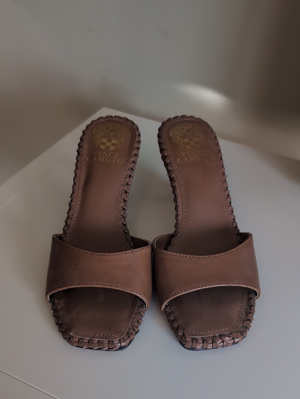 NWOT Vince Camuto Emmla Sandal